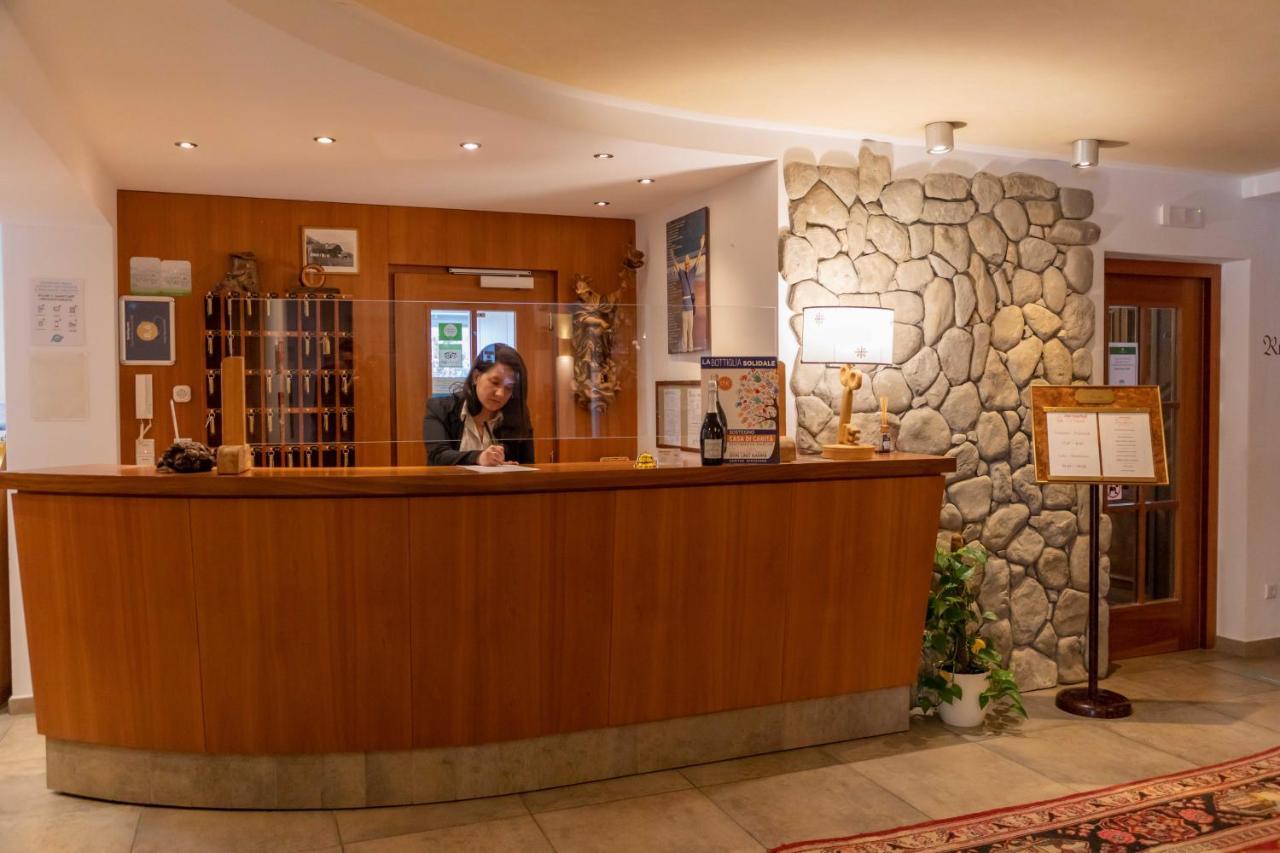 Hotel Martinerhof Сан Лоренцо ди Себато Екстериор снимка